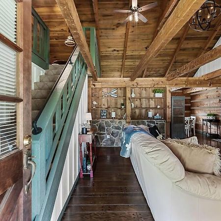 Rustic Cabin, Dock, Firepit, Kayaks & Games Winchester ภายนอก รูปภาพ