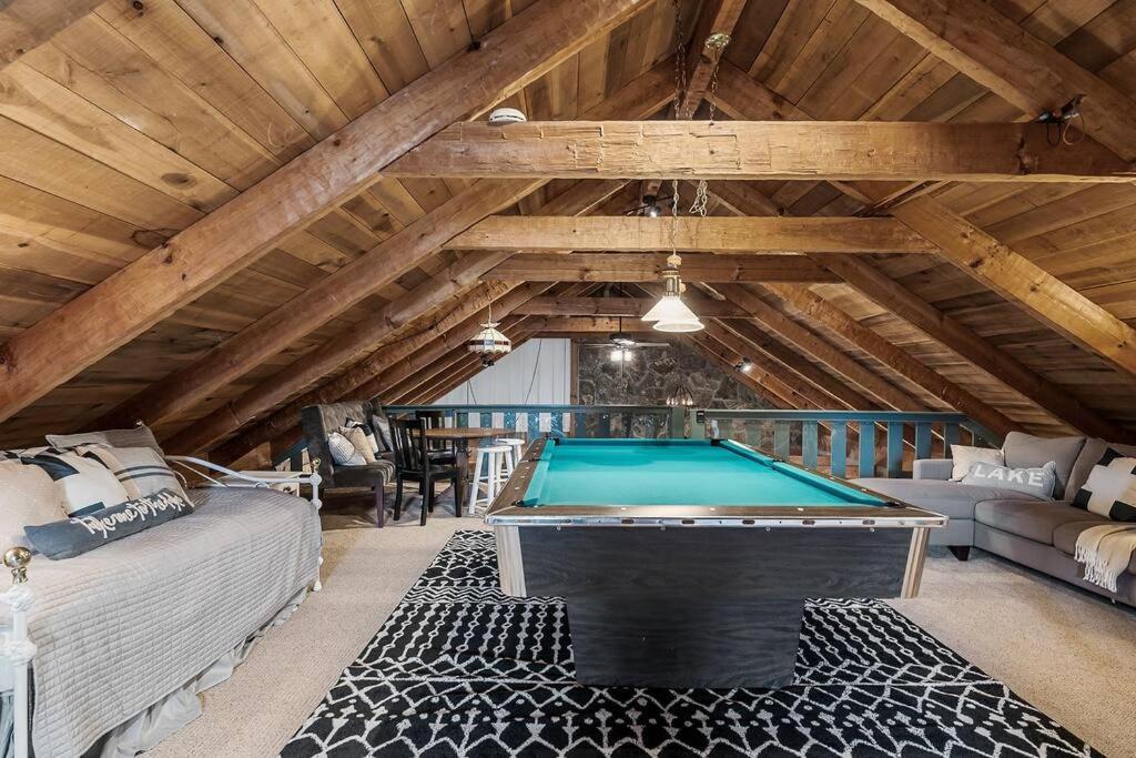 Rustic Cabin, Dock, Firepit, Kayaks & Games Winchester ภายนอก รูปภาพ