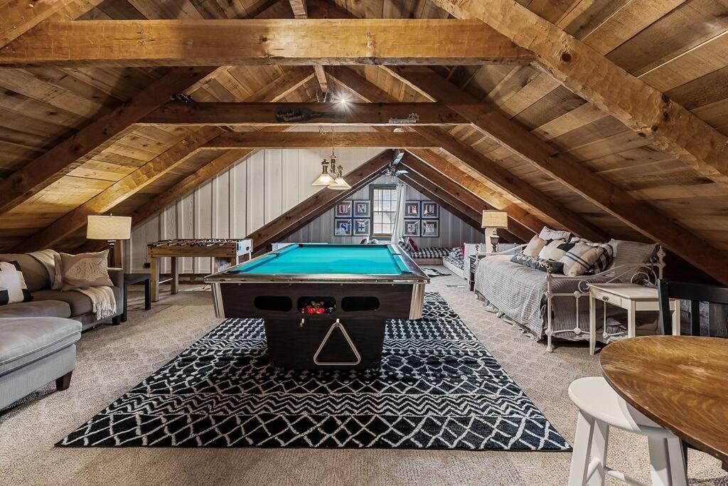 Rustic Cabin, Dock, Firepit, Kayaks & Games Winchester ภายนอก รูปภาพ