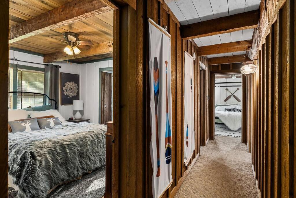 Rustic Cabin, Dock, Firepit, Kayaks & Games Winchester ภายนอก รูปภาพ