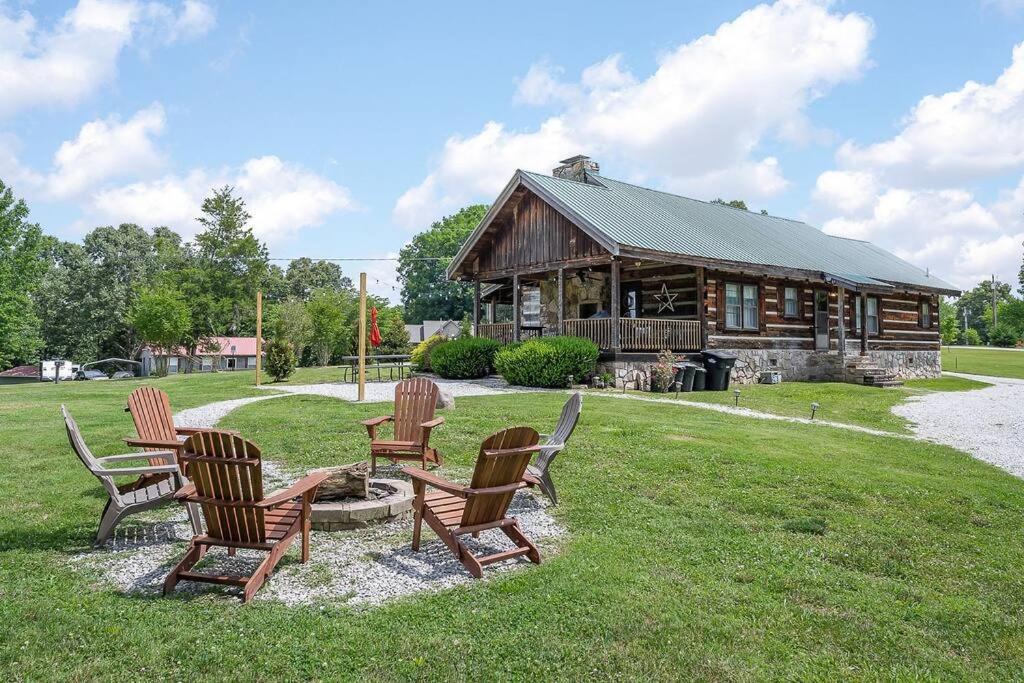 Rustic Cabin, Dock, Firepit, Kayaks & Games Winchester ภายนอก รูปภาพ