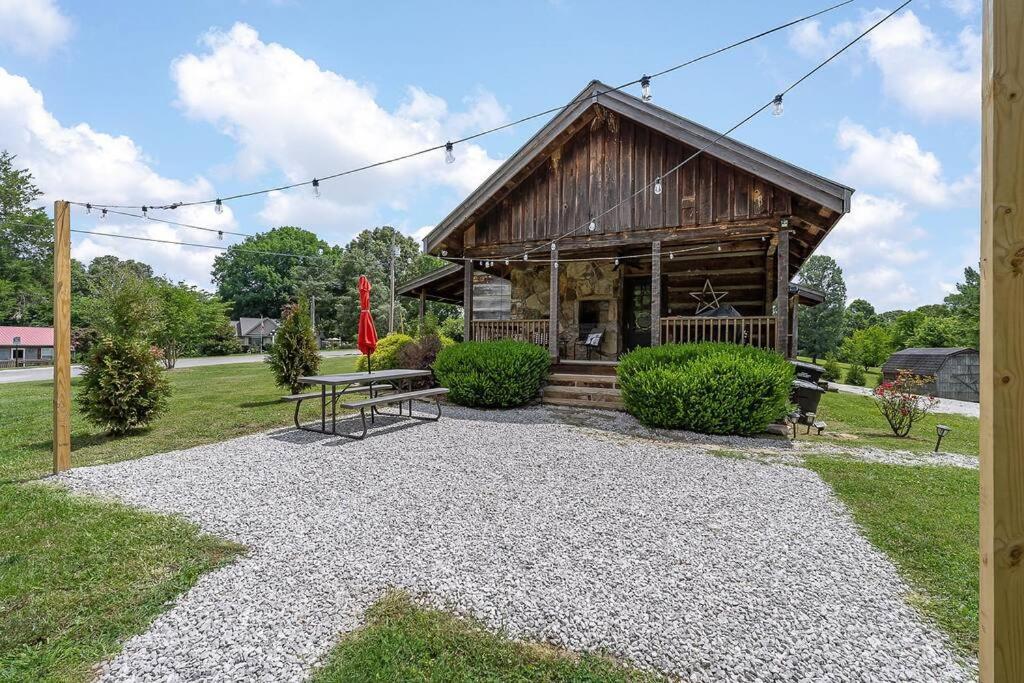 Rustic Cabin, Dock, Firepit, Kayaks & Games Winchester ภายนอก รูปภาพ