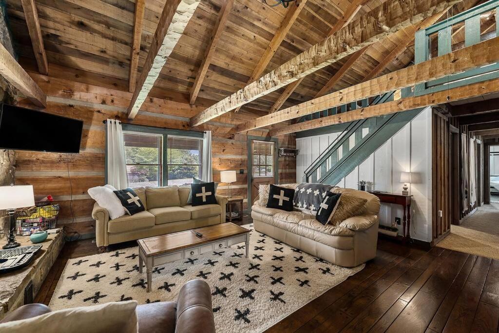 Rustic Cabin, Dock, Firepit, Kayaks & Games Winchester ภายนอก รูปภาพ